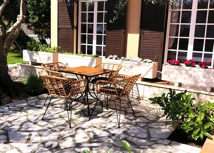 Penelope Dream Pool Villa Minia