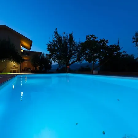 Penelope Dream Pool Minia